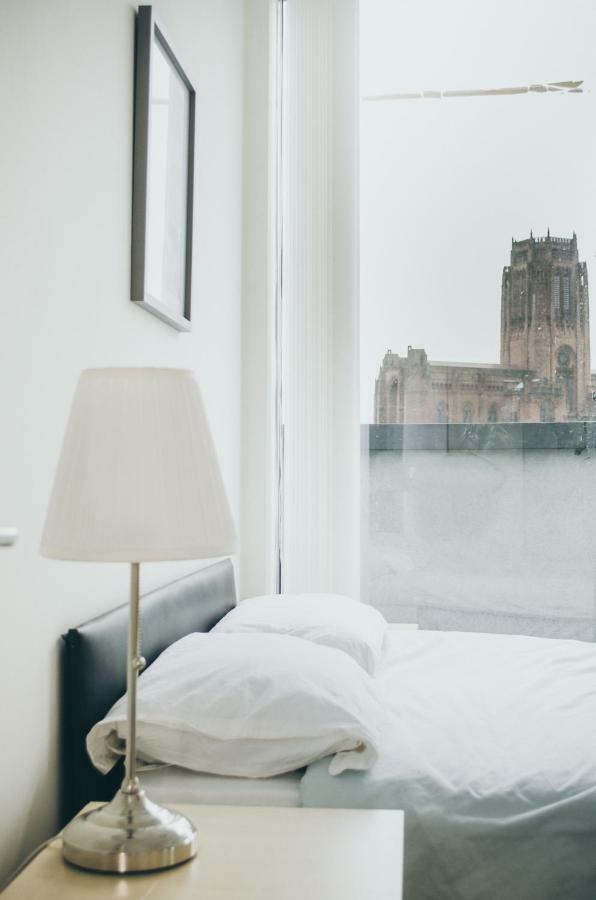 Serviced Apartment In Liverpool City Centre - Free Parking - Balcony - By Happy Days Екстер'єр фото